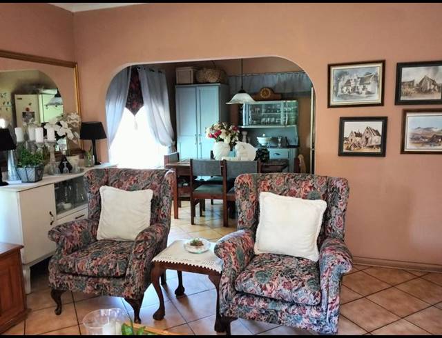 3 BEDROOM HOUSE FOR SALE IN SUIDERBERG